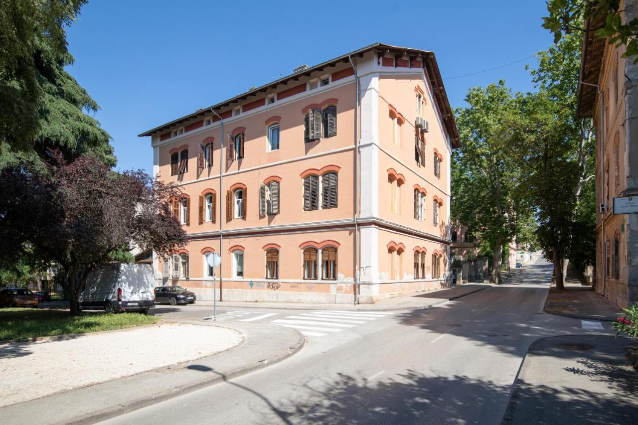 K- Apartments Пула Екстериор снимка
